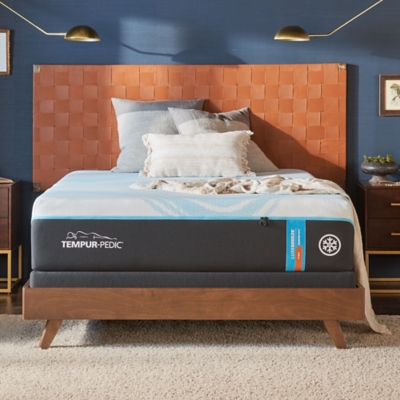 TEMPUR Luxebreeze Firm King Mattress