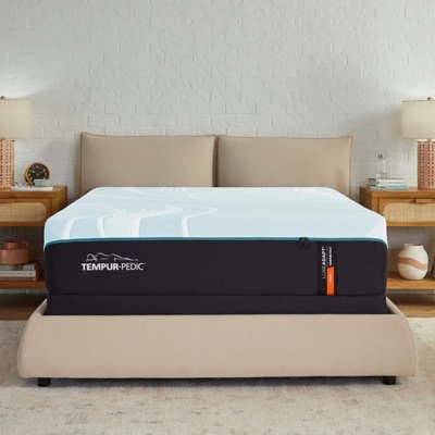10754162M TEMPUR-LuxeAdapt® Firm California King Mattress sku 10754162M