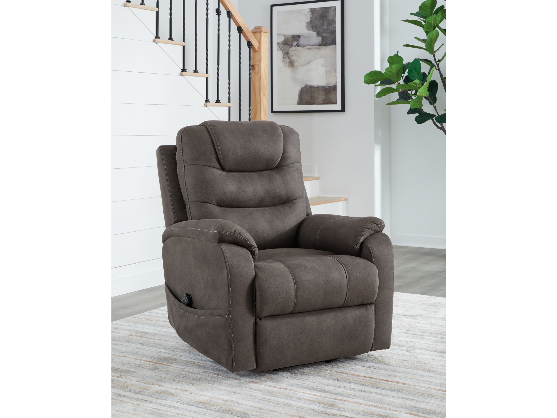 Image 3 of Snowfield Power Lift Recliner