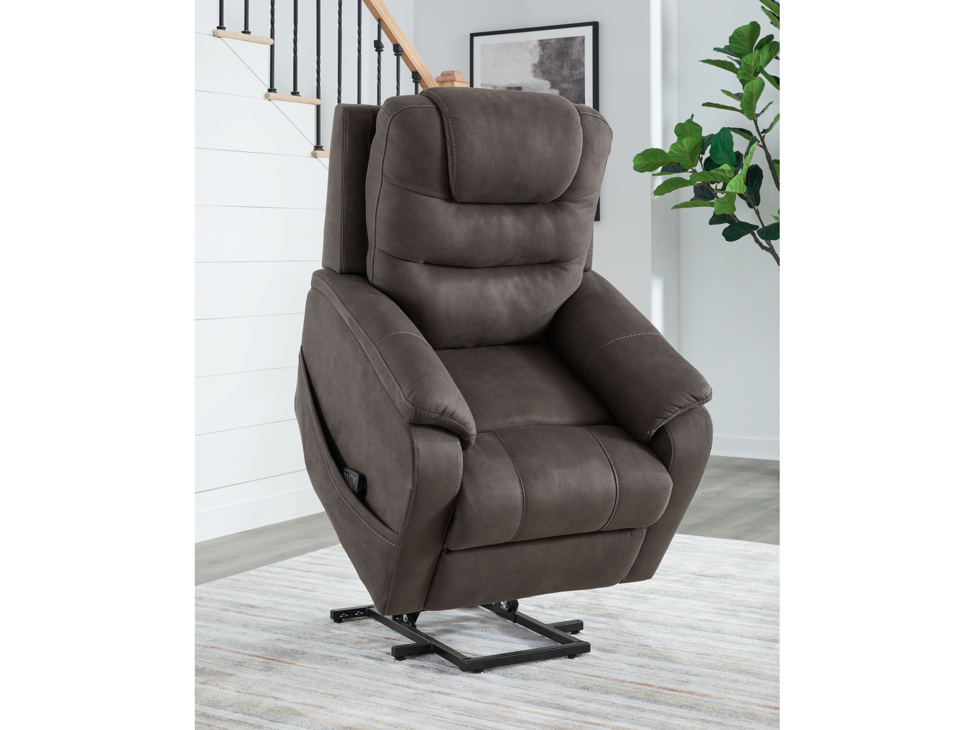 Image 0 of Snowfield Power Lift Recliner