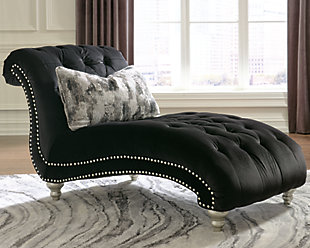 Harriotte Chaise, , rollover