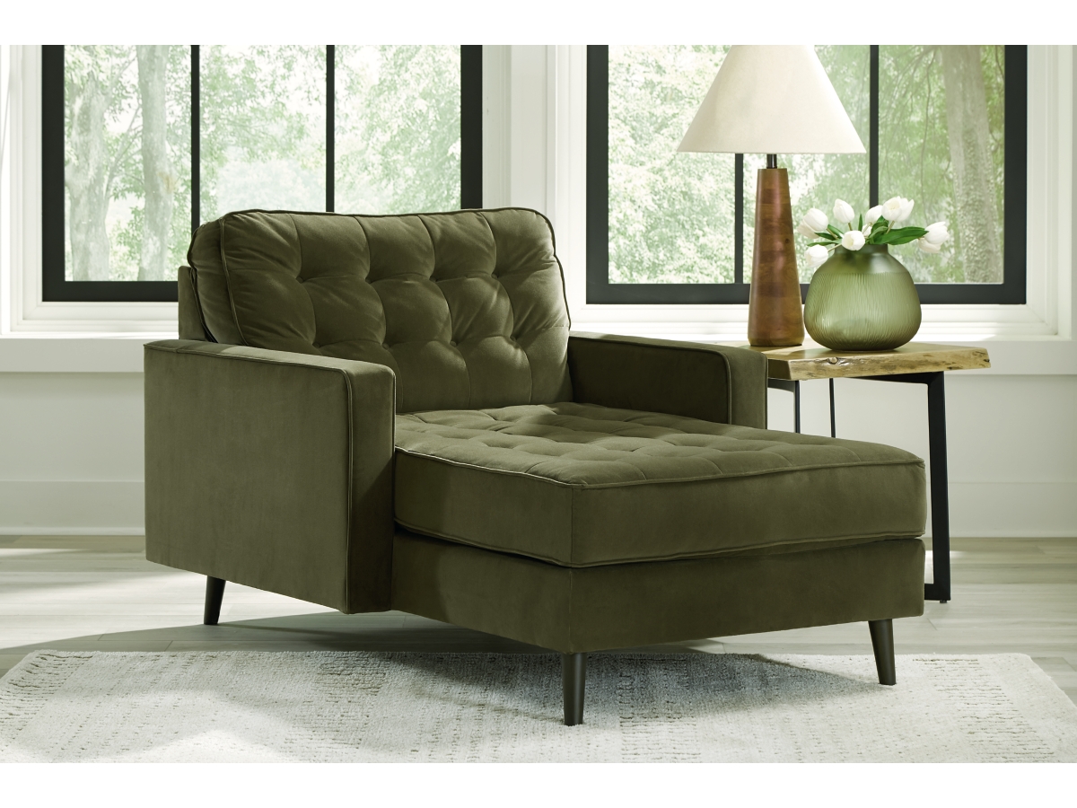 Reveon Lakes Chaise Ashley