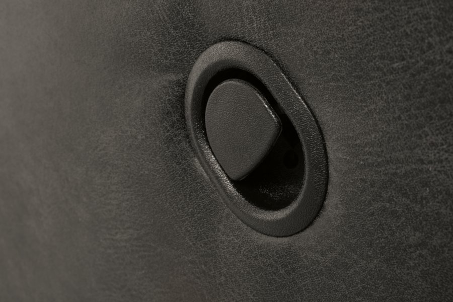 Tambo Recliner - image 10