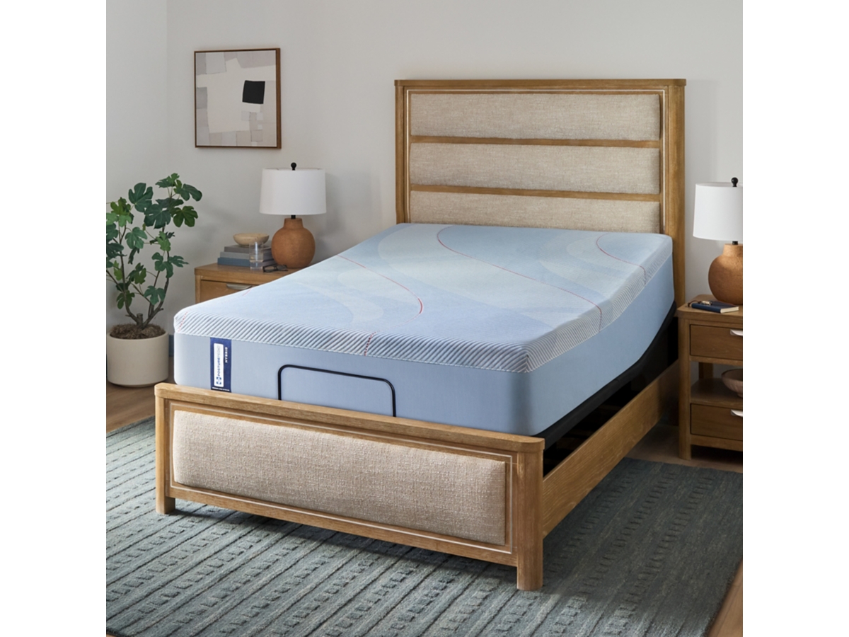Sealy Posturepedic® Cedar Knolls Hybrid Medium King Mattress | Ashley