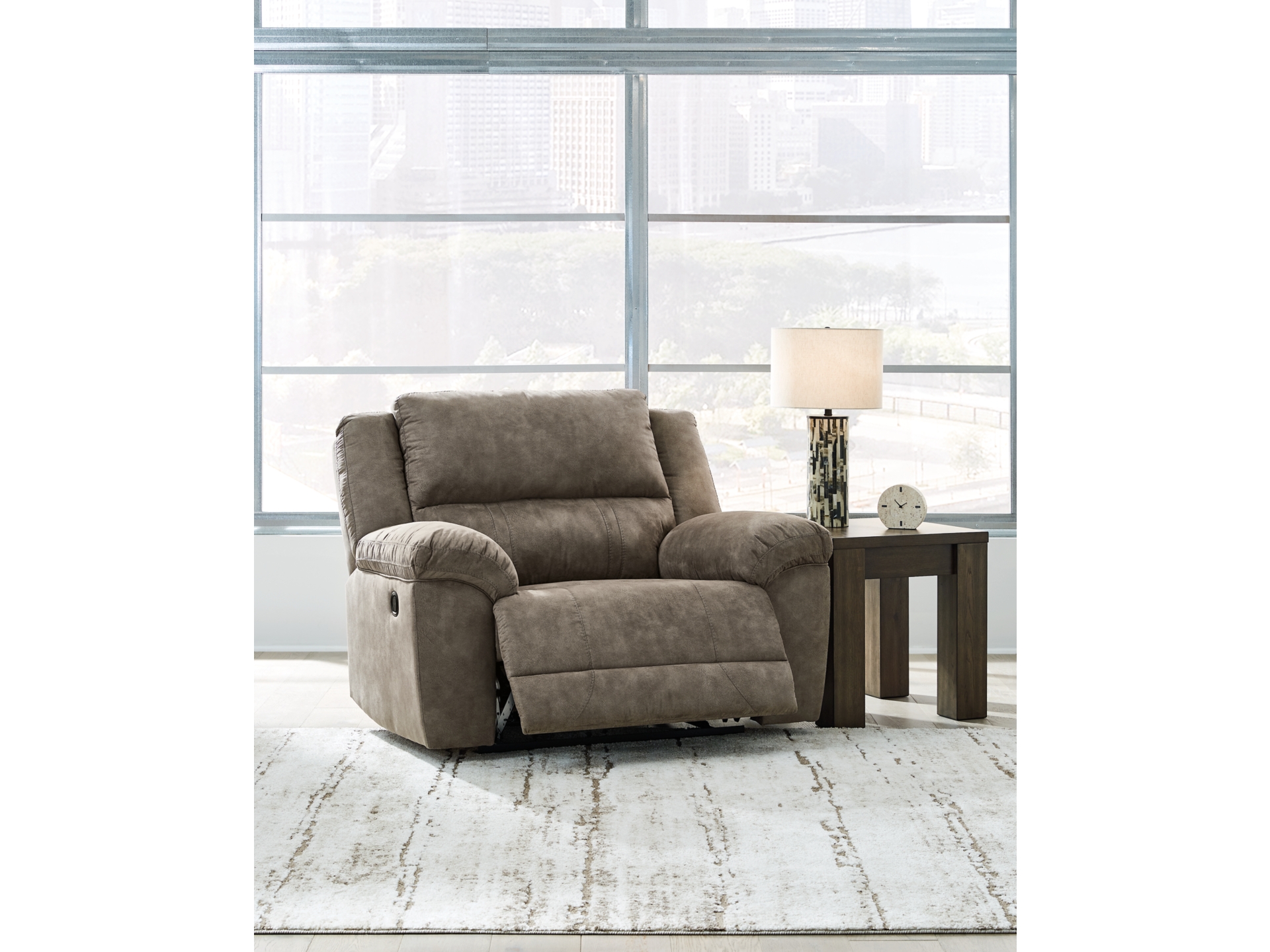 Laresview Oversized Manual Recliner Fossil 
