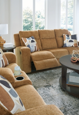 Kanlow Sofa and Loveseat image 6