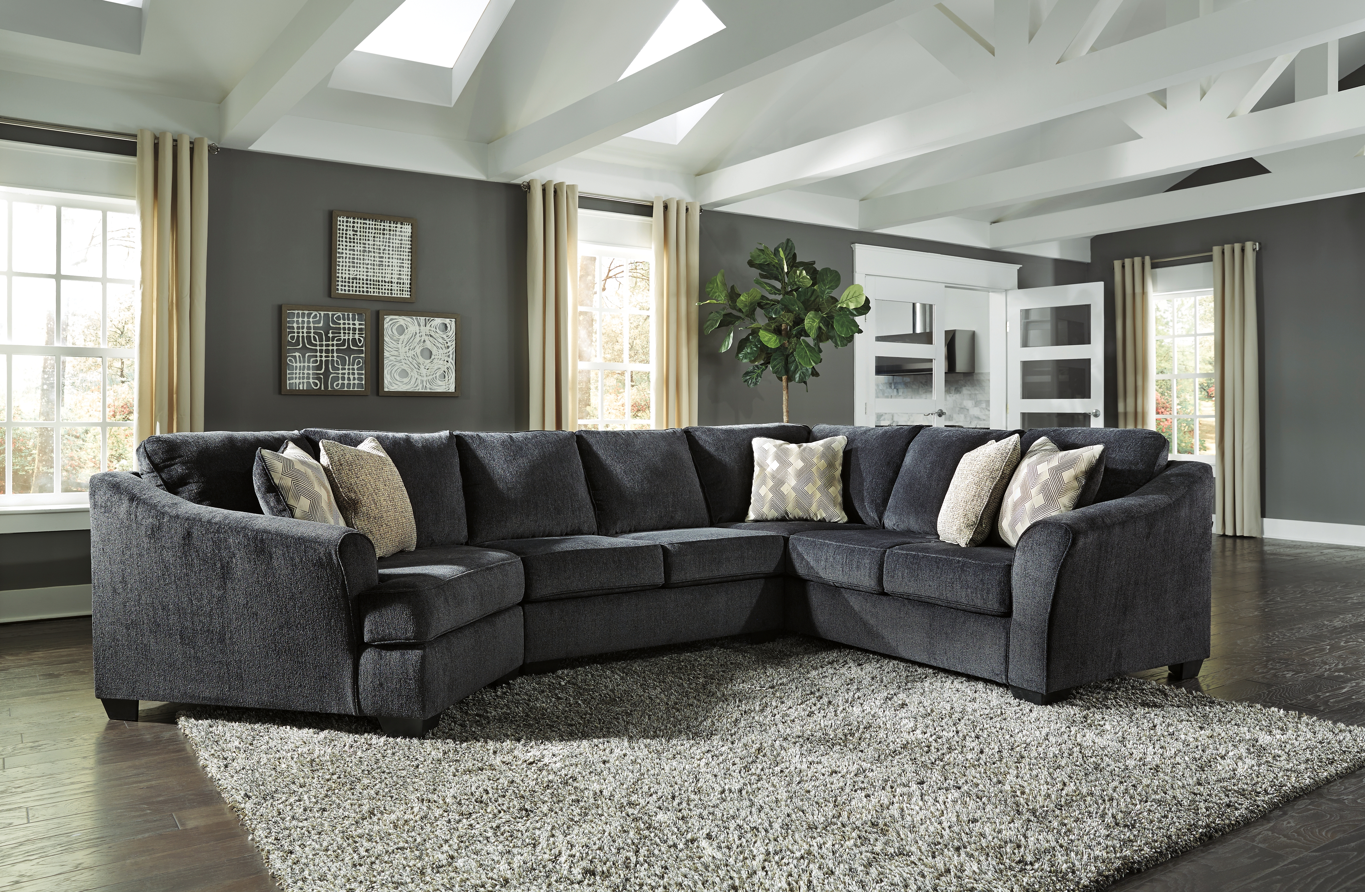 Eltmann 3 Piece Sectional With Cuddler