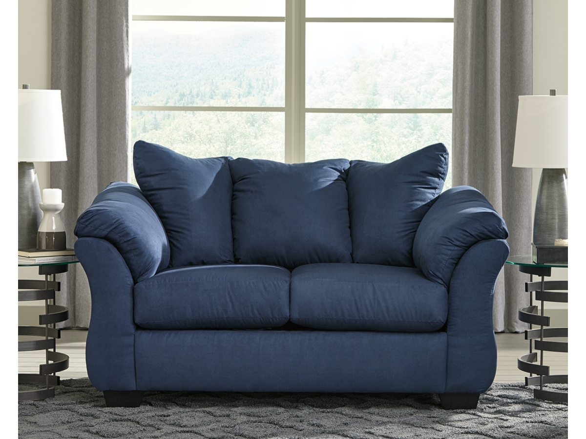 Signature Design by Ashley Darcy Loveseat