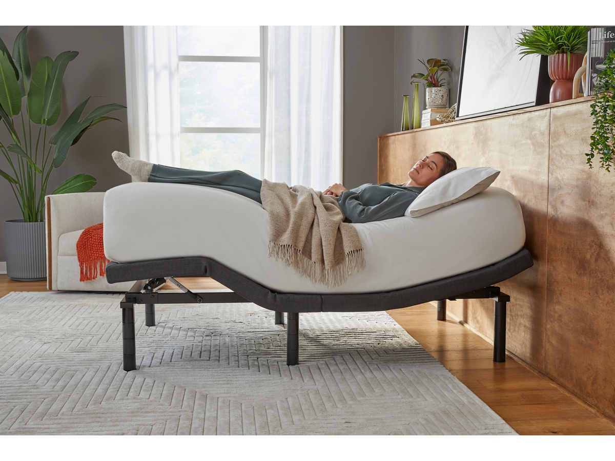 Serta Simmons Level 4 Queen Adjustable Base | Ashley