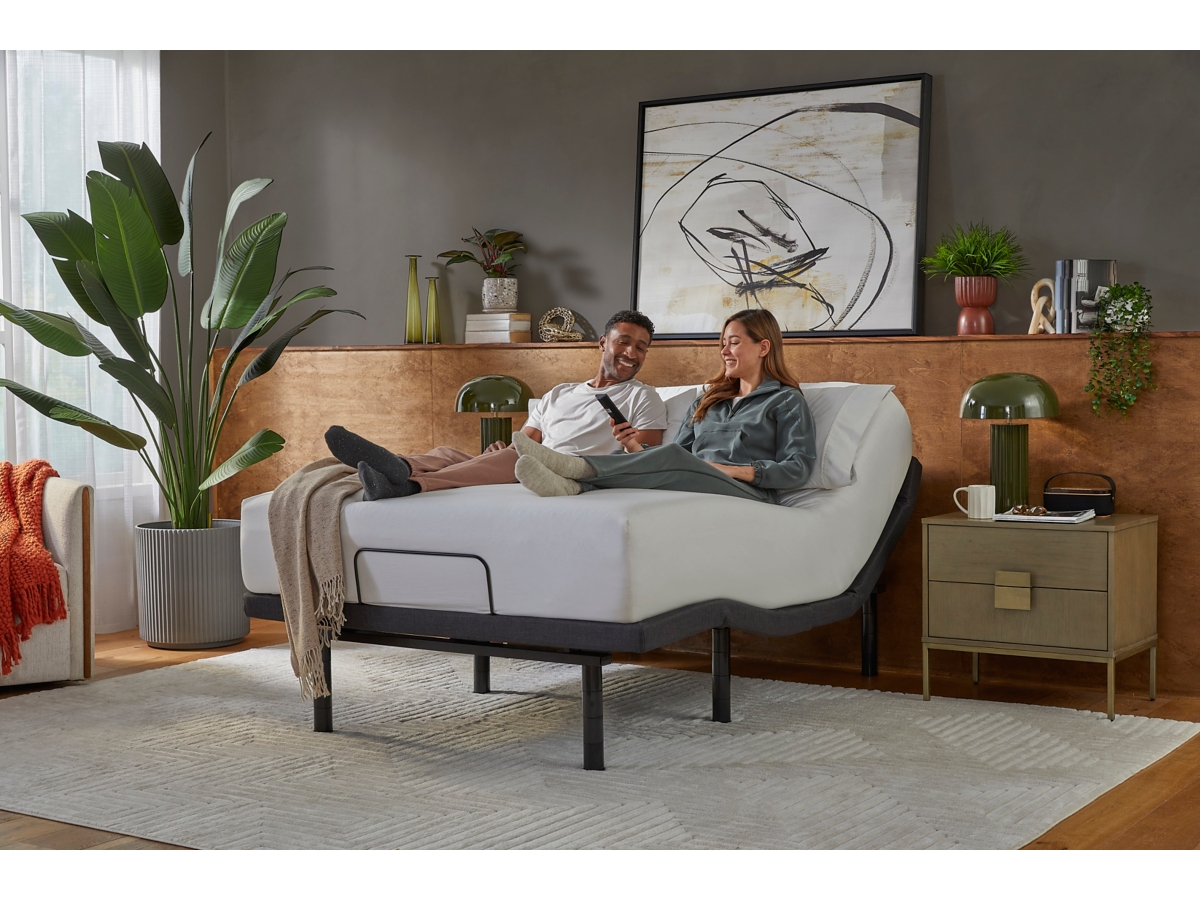 Serta Simmons Level 4 Split California King Adjustable Base | Ashley