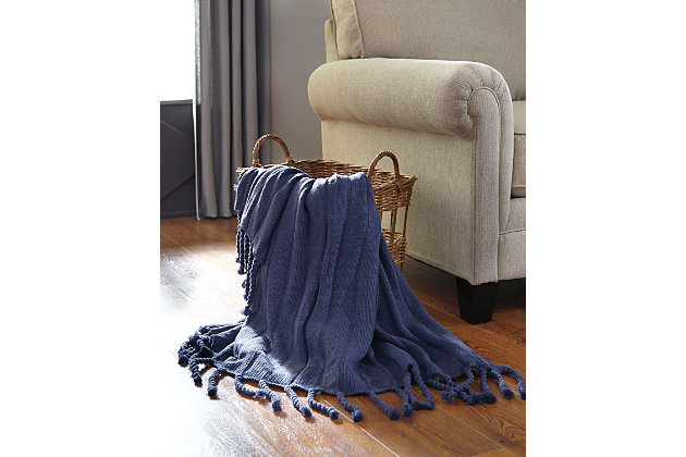 Make luxury a part of everyday living with the ultra plush Clarence throw. Column knit and twisted fringe weave in a wonderfully textural touch.Dry clean only | Acrylic knit | Imported