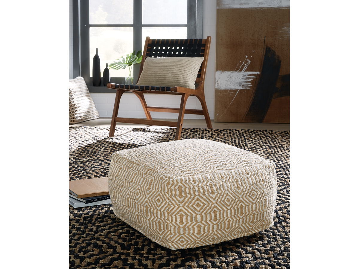 Adamont Pouf | Ashley
