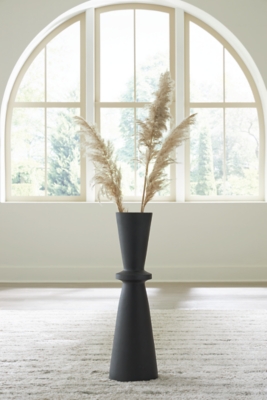 Collisten Vase, Black