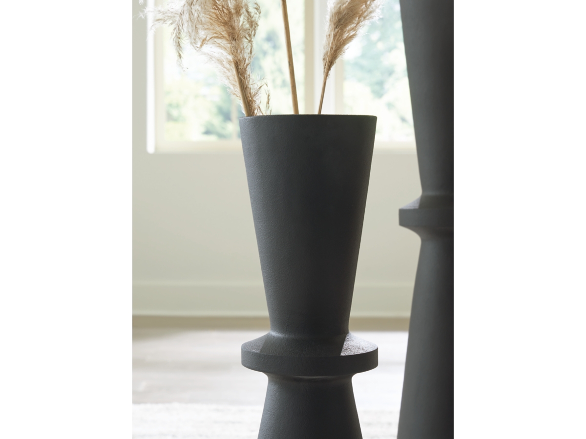 Collisten Vase | Ashley