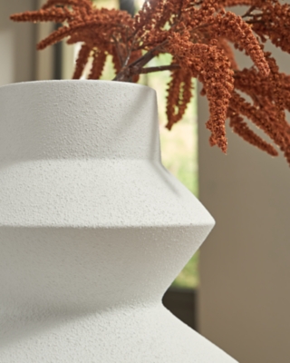 Naveen Vase, , large