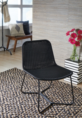 Daviston Accent Chair, Black