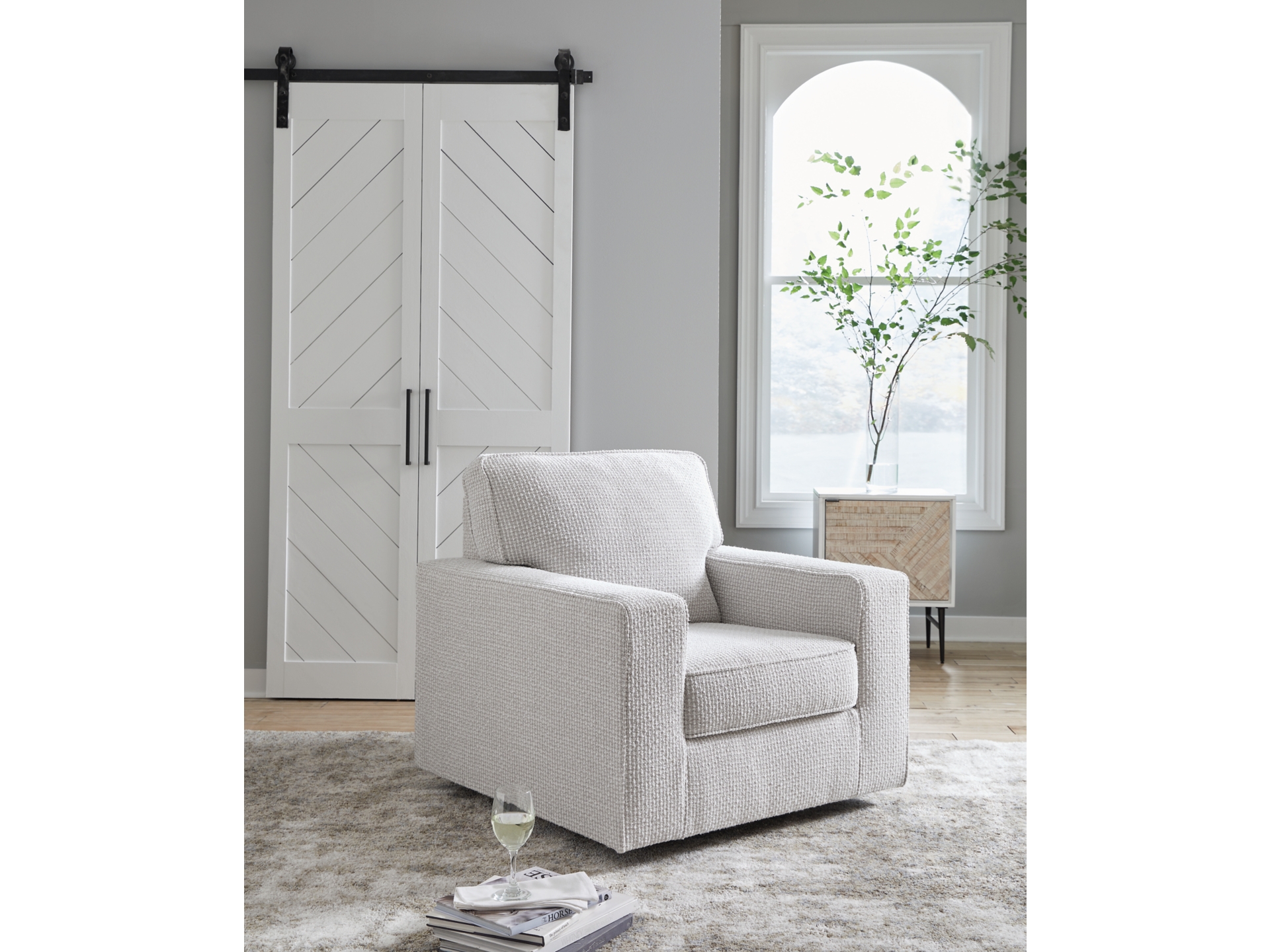 Olwenburg Swivel Accent Chair 2 colors 