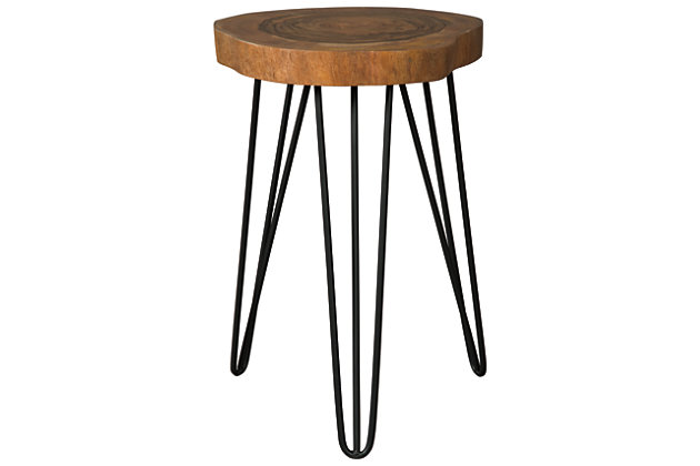 Our secret is simple--natural style. The Eversboro accent table flawlessly merges natural finished wood with angular black finished metal legs. Faux live edge on the tabletop pushes boundaries to bring the outside inside.Made of wood with faux live edge | Black finished metal legs | Estimated Assembly Time: 15 Minutes