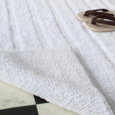 Safavieh Spa Stripe Tufted Bath Mats (Set of 2), White