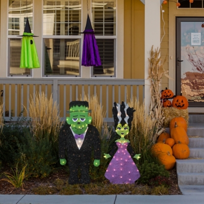 Spooky Town Monster and Bride Yard Set, Multi