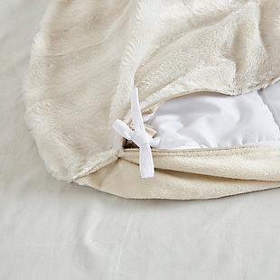 Sleep soundly with weighted comfort of the Beautyrest Duke Faux Fur Weighted Blanket. Designed for adults or those with a minimum body weight of 120lbs, this 60”x70” weighted blanket provides all-over comforting pressure to make you feel secure and relaxed. The ivory faux fur cover comes with a weighted insert that has box quilting to prevent the polyester and glass bead filling from shifting. Ten inner ties and a zipper closure on the faux fur blanket cover keep the insert secure. The cover itself is machine washable for easy care, while the insert needs to be spot cleaned. Perfect for your bed or lounging on the couch, this weighted blanket helps promote a comfortable and anxiety free sleep throughout the night. Available in 12lb and 18lb weights.Imported | Provides all over body comforting pressure, ma you feel secure and relaxed | Beautyrest faux fur weighted blanket 60"x70" inches designed for adults or minimum body weight of 120 lbs or more | Two polyester filling layers to prevent in-between beads from shifting | Promotes a deep and restful sleep throughout the night | Removable faux fur cover zipper closure is machine washable for easy care | Weighted insert is box quilted to secure filling from shifting | 10 inside ties efficiently stay put the weighted insert