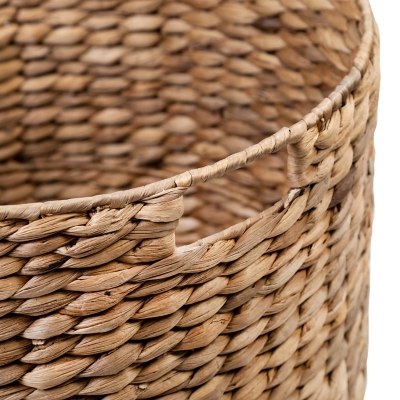 Oversized basket for online blankets