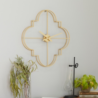 CosmoLiving by Cosmopolitan Quatrefoil Wall Clock, Gold