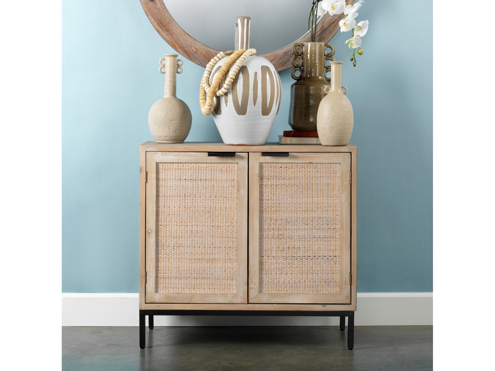 Relaxed Elegance Everlee Accent Cabinet