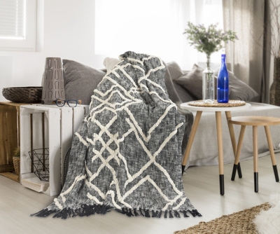 Diamond Geometric with Tassels Throw Blanket, Black