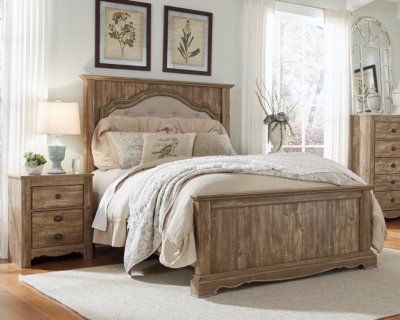 Shellington Queen Bed with 2 Nightstands | Ashley