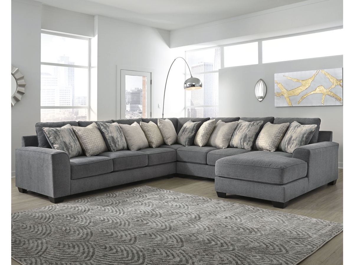 Castano 4 Piece Sectional With Chaise
