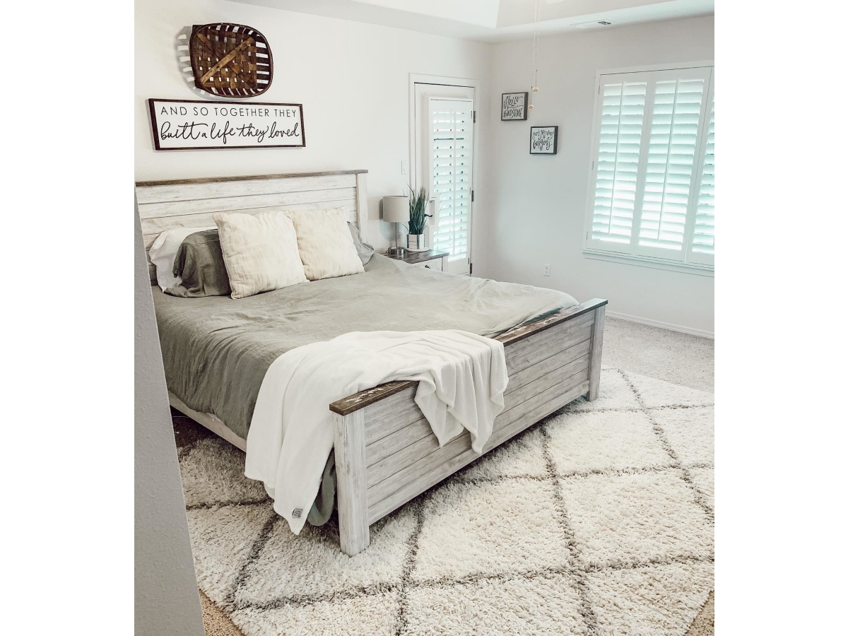 Willowton Panel Bed - Whitewash Willowton Panel Bed - Whitewash