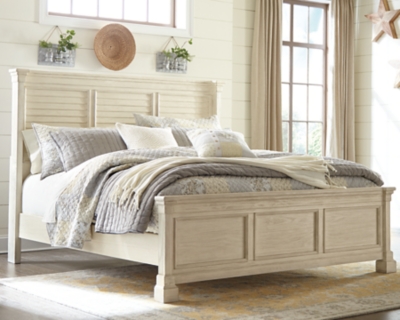 Bolanburg California King Panel Bed with Louvered Headboard, Antique White