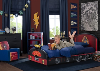 Harry Potter Gryffindor bedroom I'm 25 and would still LOVE