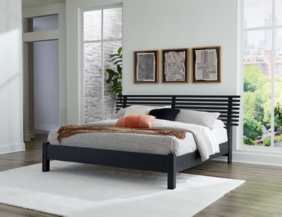 B1013B6 Danziar King Slat Panel Bed with Post Leg Footboar sku B1013B6