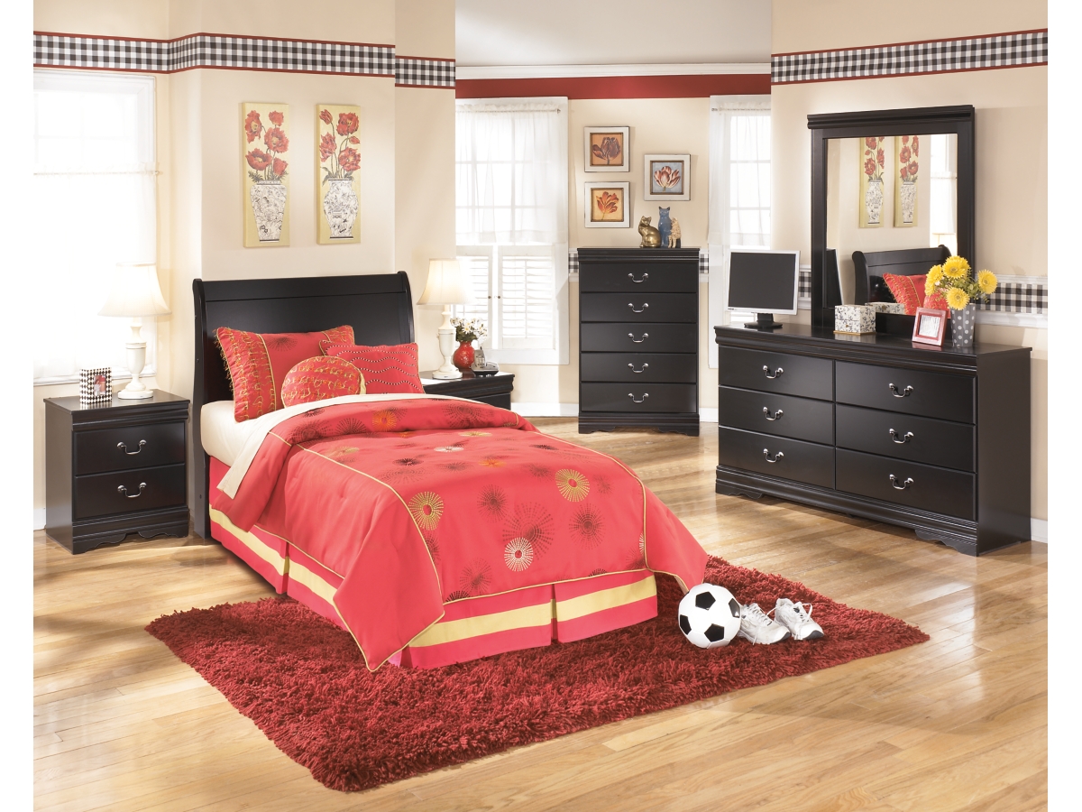 Huey Vineyard 5 Drawer Chest of Drawers | Ashley Huey Vineyard 5 Drawer Chest of Drawers | Ashley
