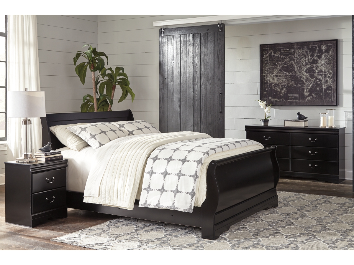 Huey Vineyard Nightstand - Black Huey Vineyard Nightstand - Black