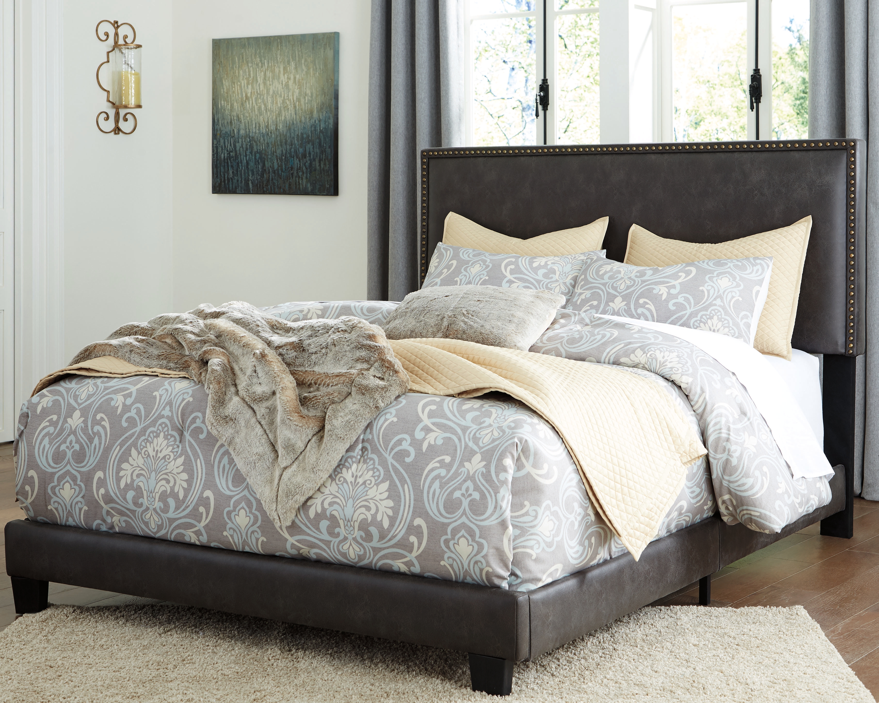 Ashley dolante on sale king bed