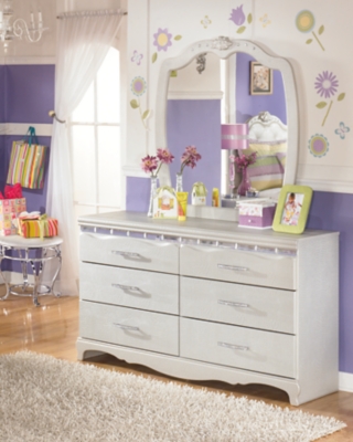 Girls dresser outlet set