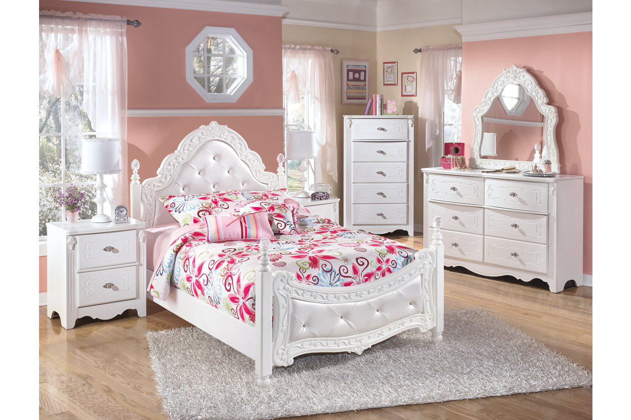 Exquisite Full Poster Bed Ashley Furniture Homestore