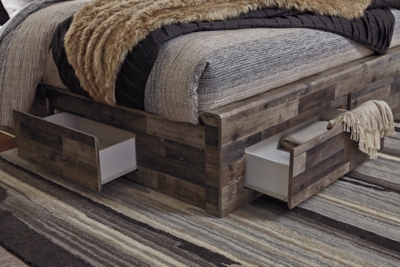 Derekson King Panel Bed with 6 Storage Drawers