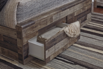 Derekson King Panel Bed with 6 Storage Drawers