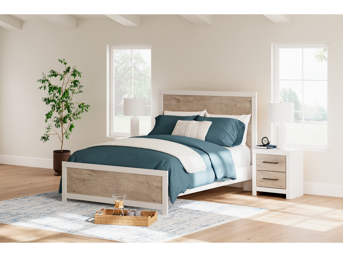 Charbitt Queen Panel Bed - Two-tone Charbitt Queen Panel Bed - Two-tone