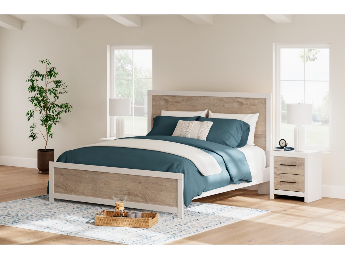 Charbitt King Panel Bed - Two-tone Charbitt King Panel Bed - Two-tone