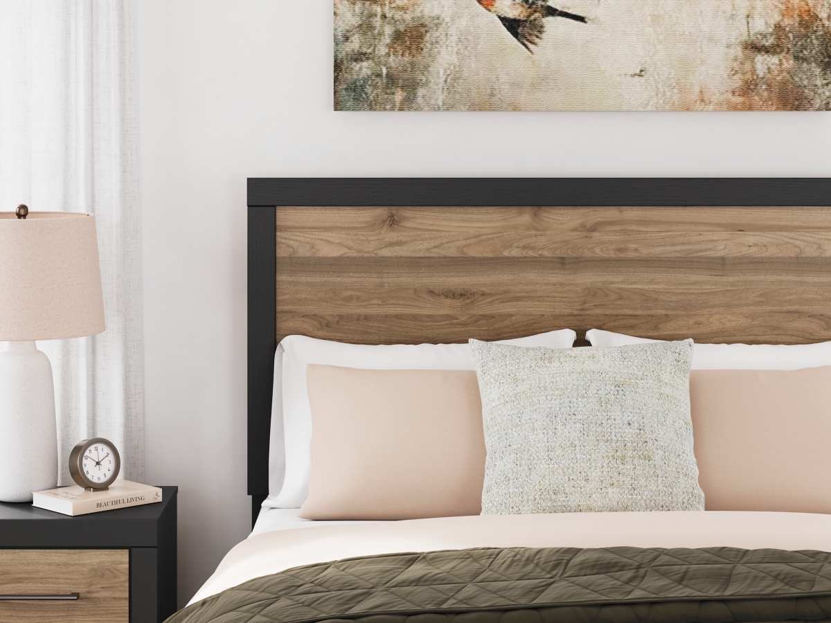 Vertani Queen Panel Bed | Ashley