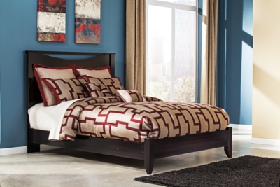 Zanbury Queen Panel Bed, Merlot, large