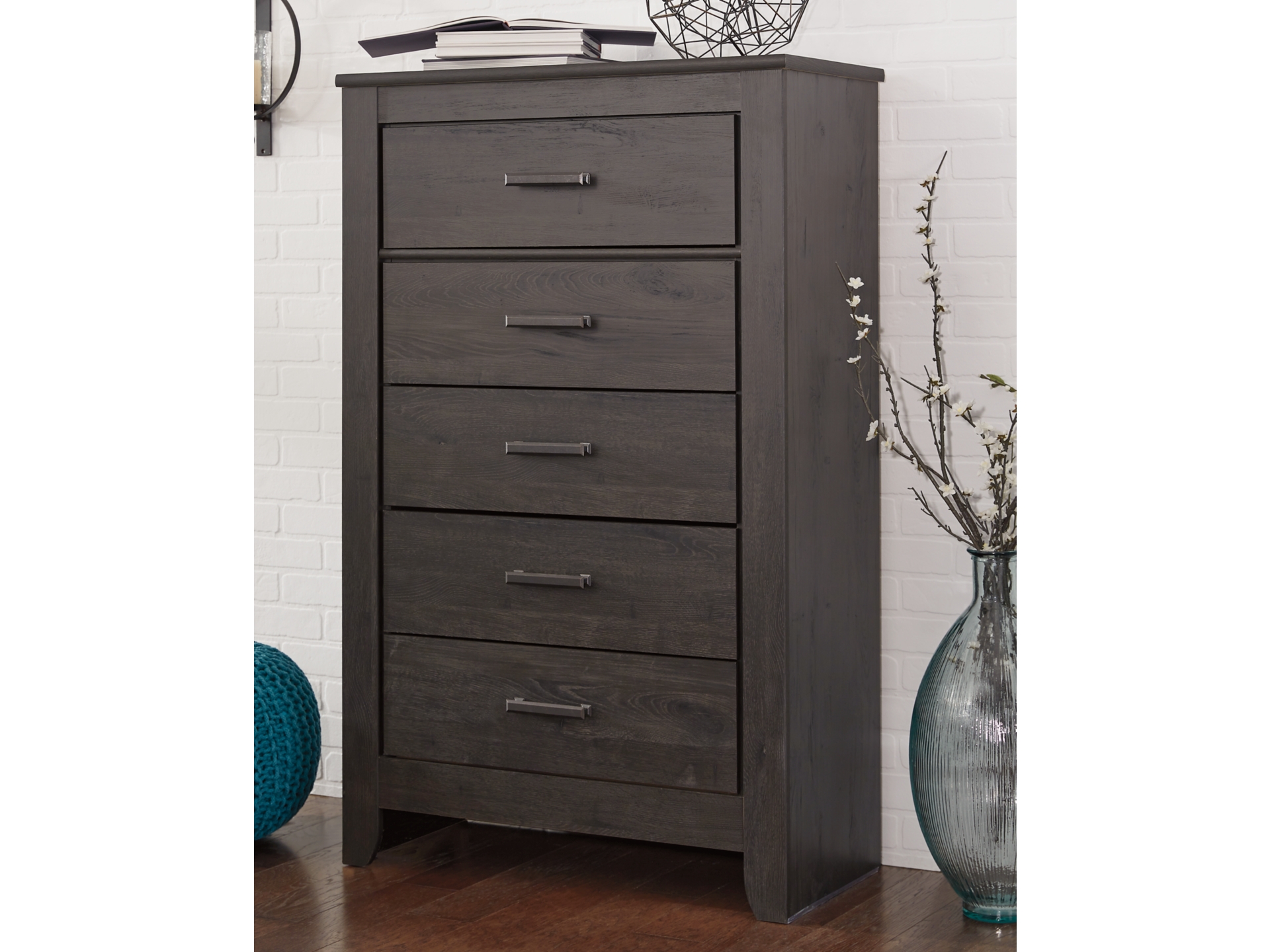 Image 4 of Brinxton Queen Panel Bed group