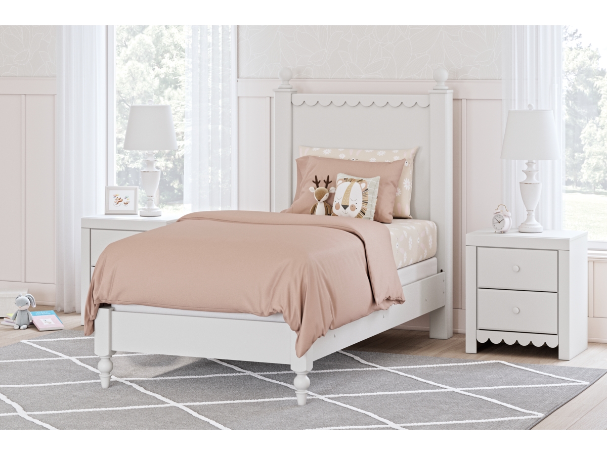 Mollviney Panel Bed - White Mollviney Panel Bed - White