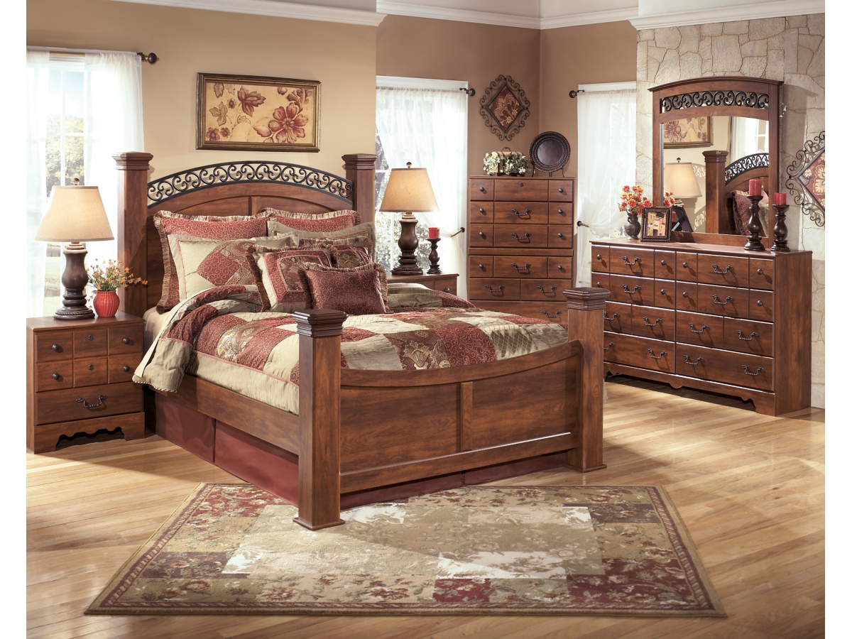 Ashley furniture queen bed set discount