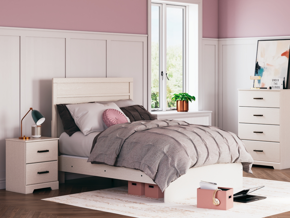 Stelsie Panel Bed - White Stelsie Panel Bed - White
